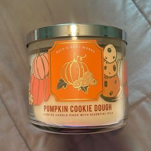 Bath and Body Works Pumpkin Cookie Dough 3 Wick Candle
